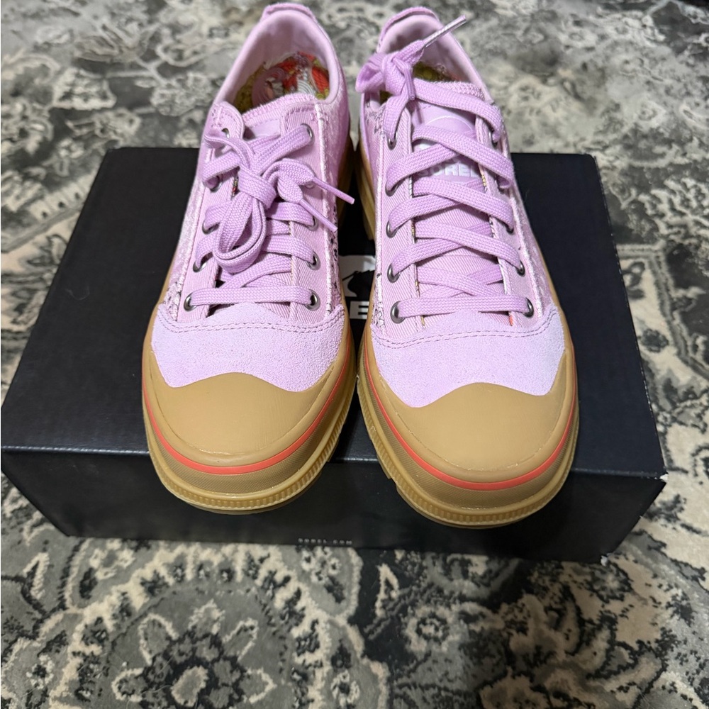 Sorel Lavender Pink Canvas Low-Top Sneakers with Gum Sole - Picture 5 of 6